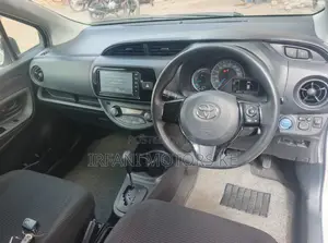 Toyota Vitz 1.5 FWD Hybrid 5dr 2019 White