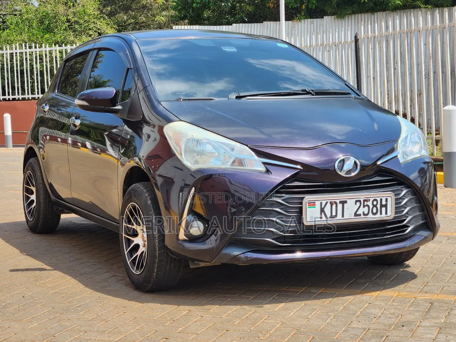 Toyota Vitz 2018 Blue