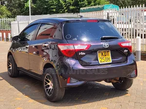 Toyota Vitz 2018 Blue