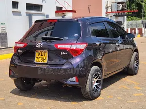 Toyota Vitz 2018 Blue