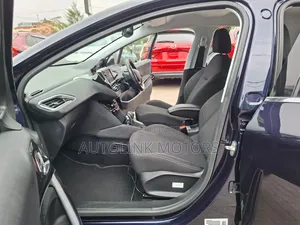 Peugeot 208 2019 Black