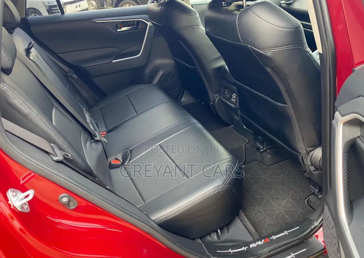 Toyota RAV4 2019 Maroon