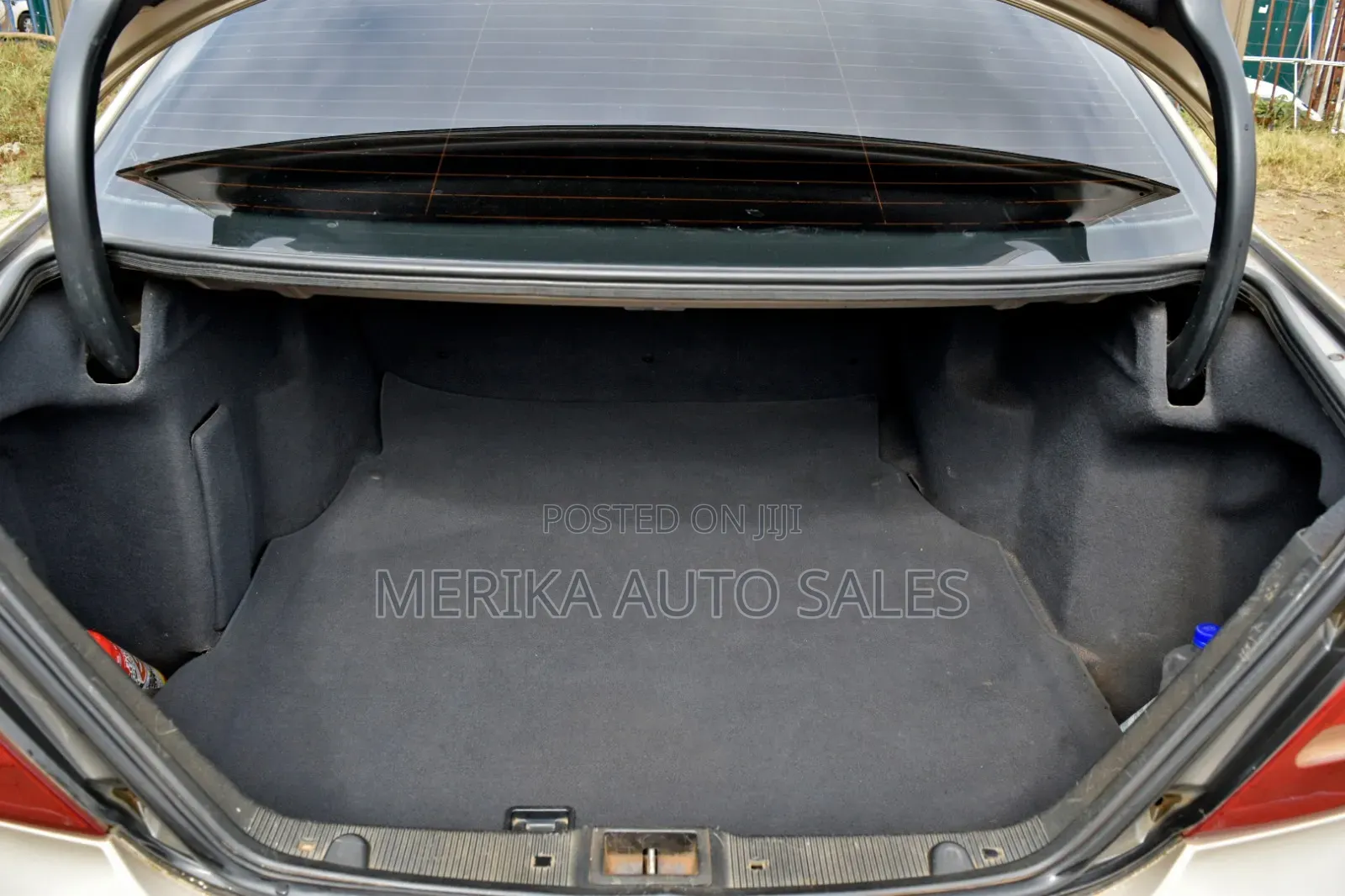Mercedes-Benz C200 2001 Gold