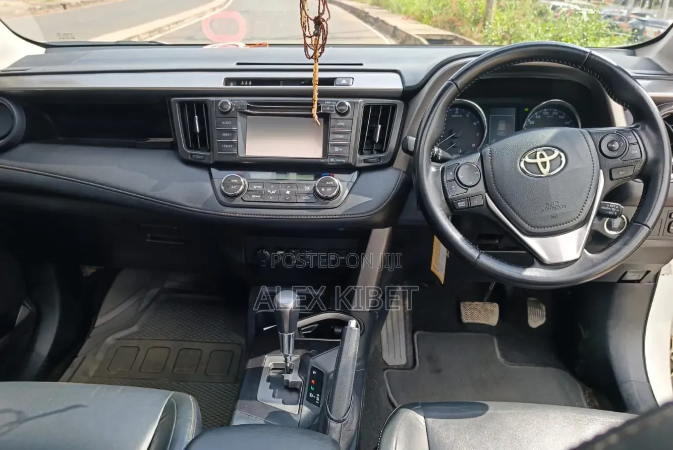 Toyota RAV4 2015 White