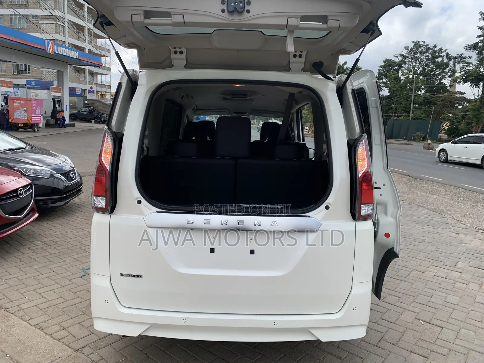 Nissan Serena 2019 White