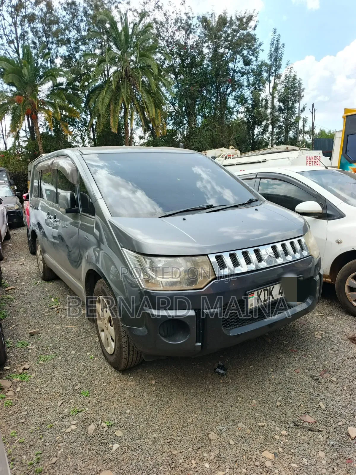 Mitsubishi Delica 2015 Black