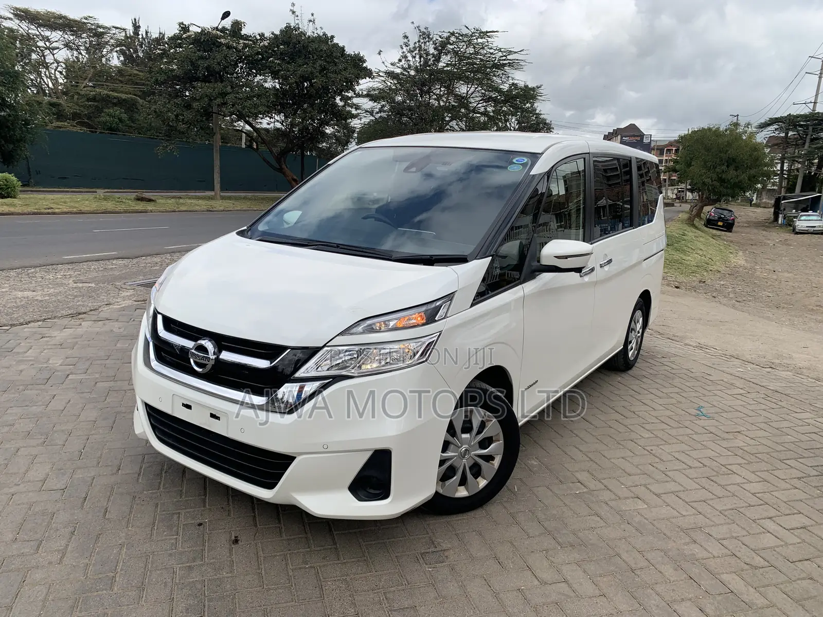 Nissan Serena 2019 White