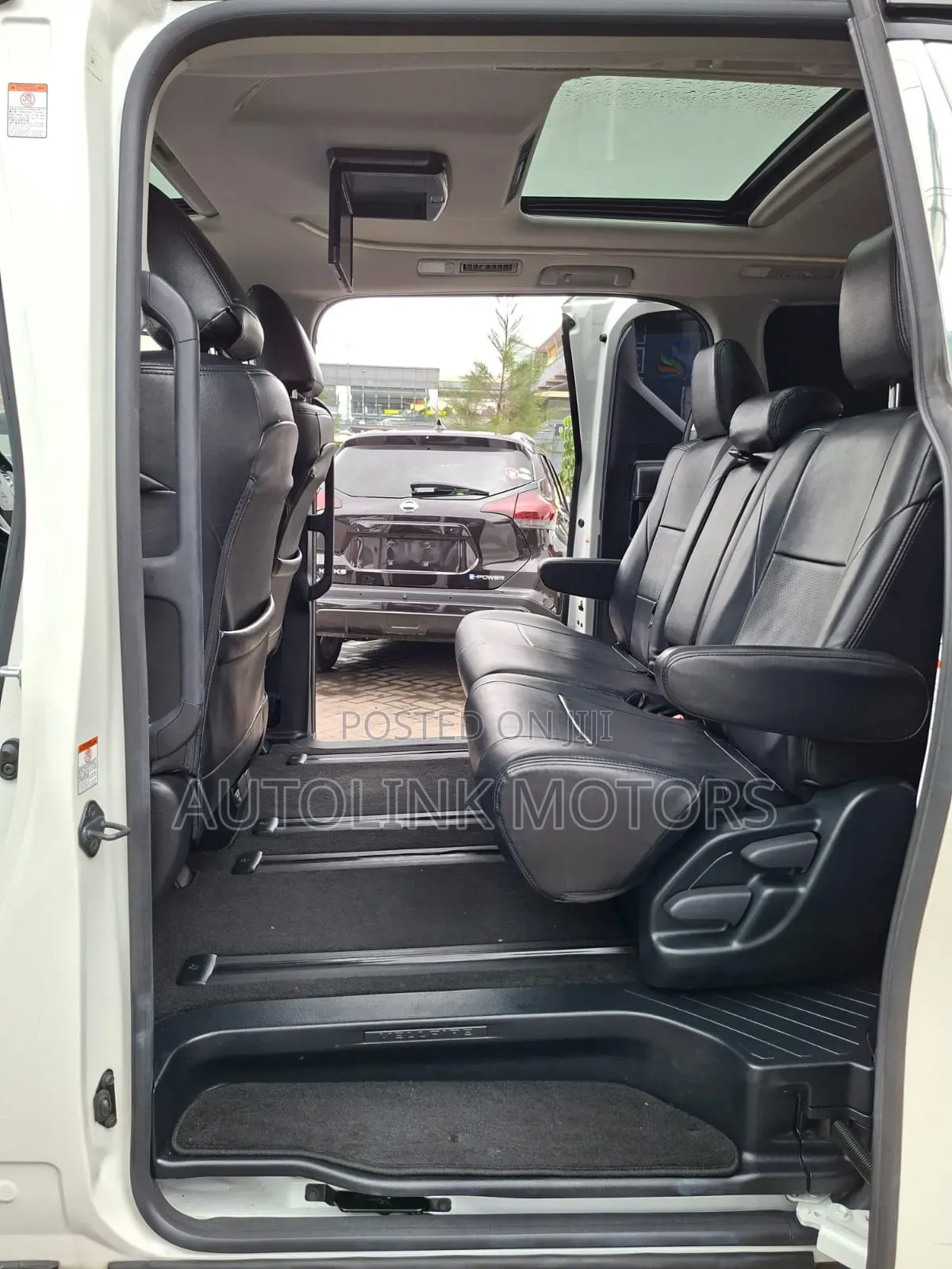 Toyota Alphard 2019 White