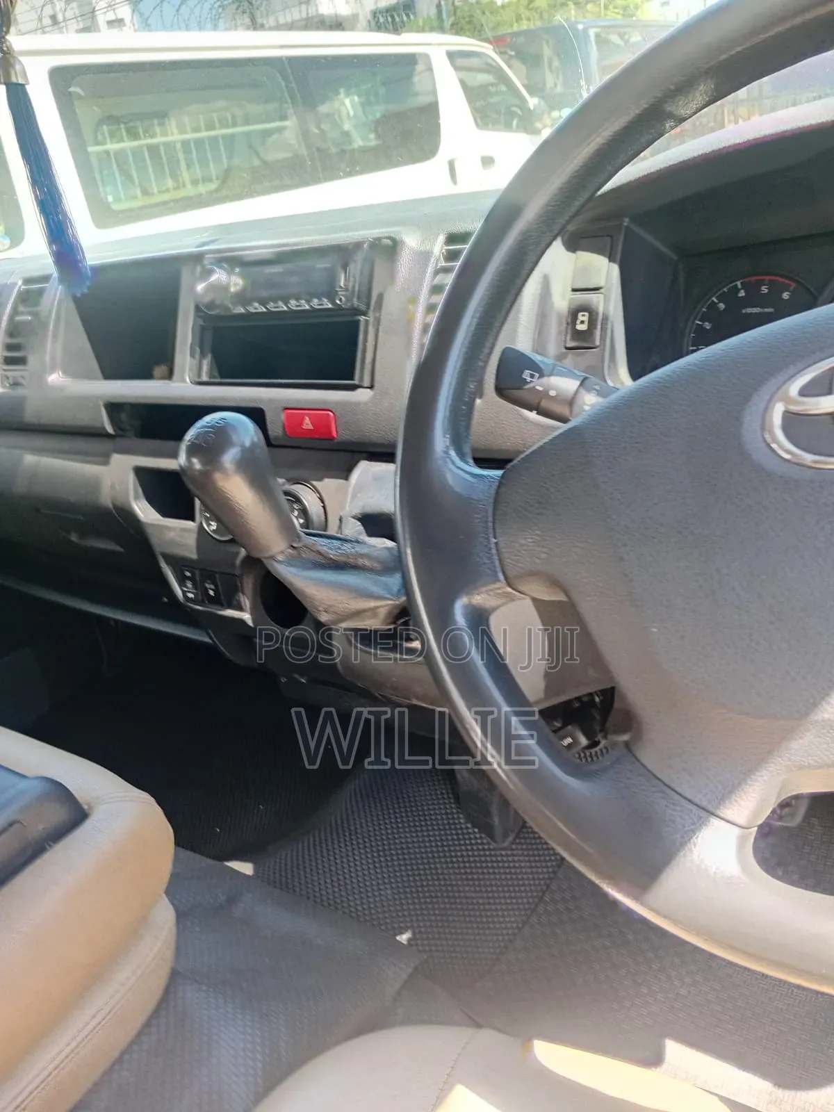 Toyota HiAce 2018 White