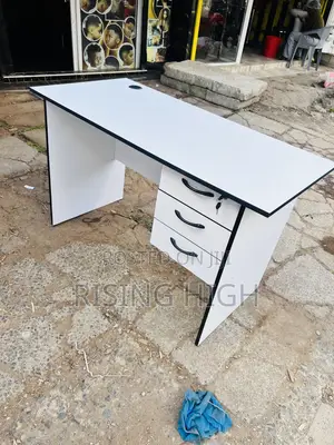 Office Desk With Lockable Drawer Executive Chair