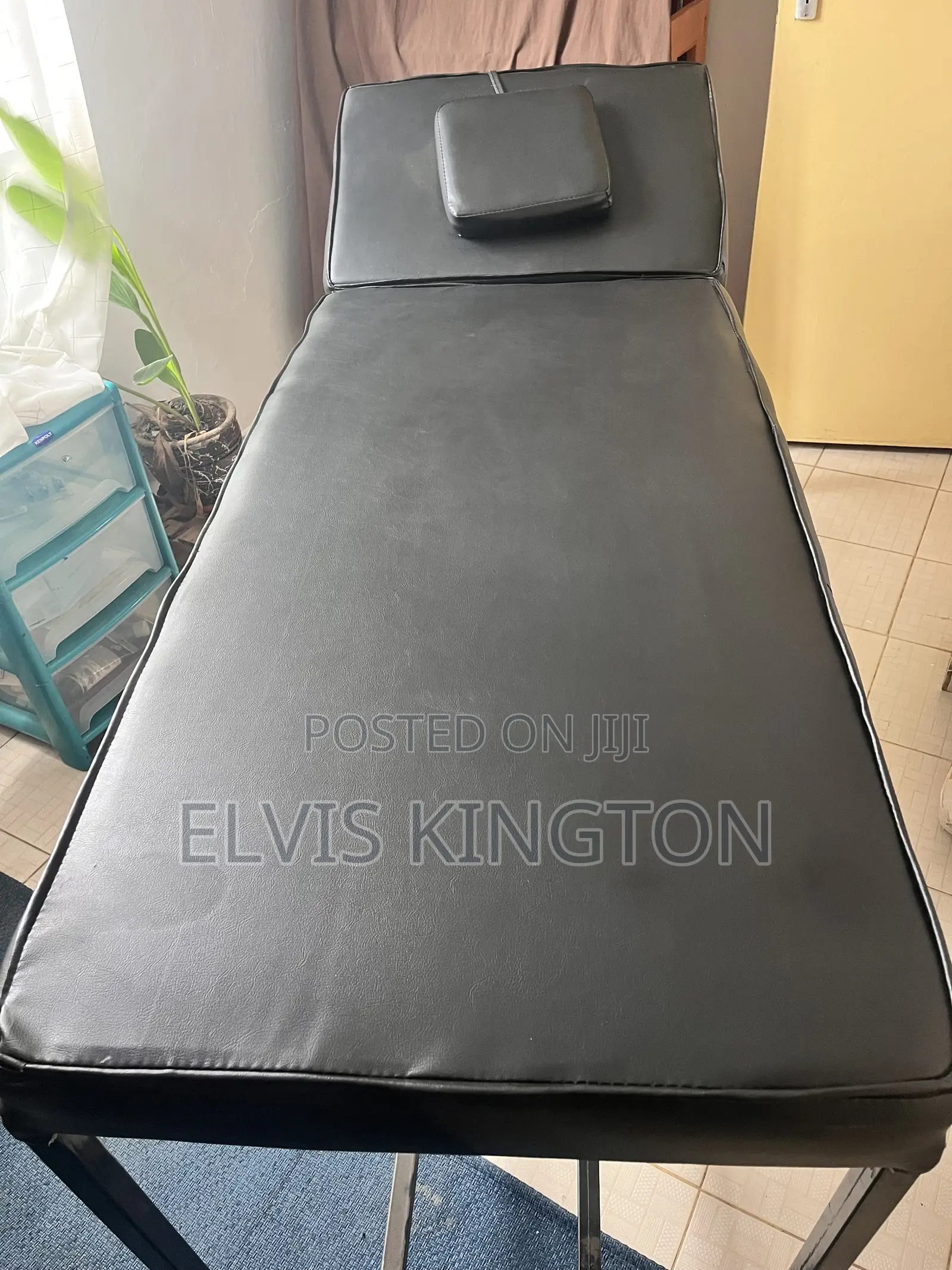 Adjustable Massage/Tattoo Bed
