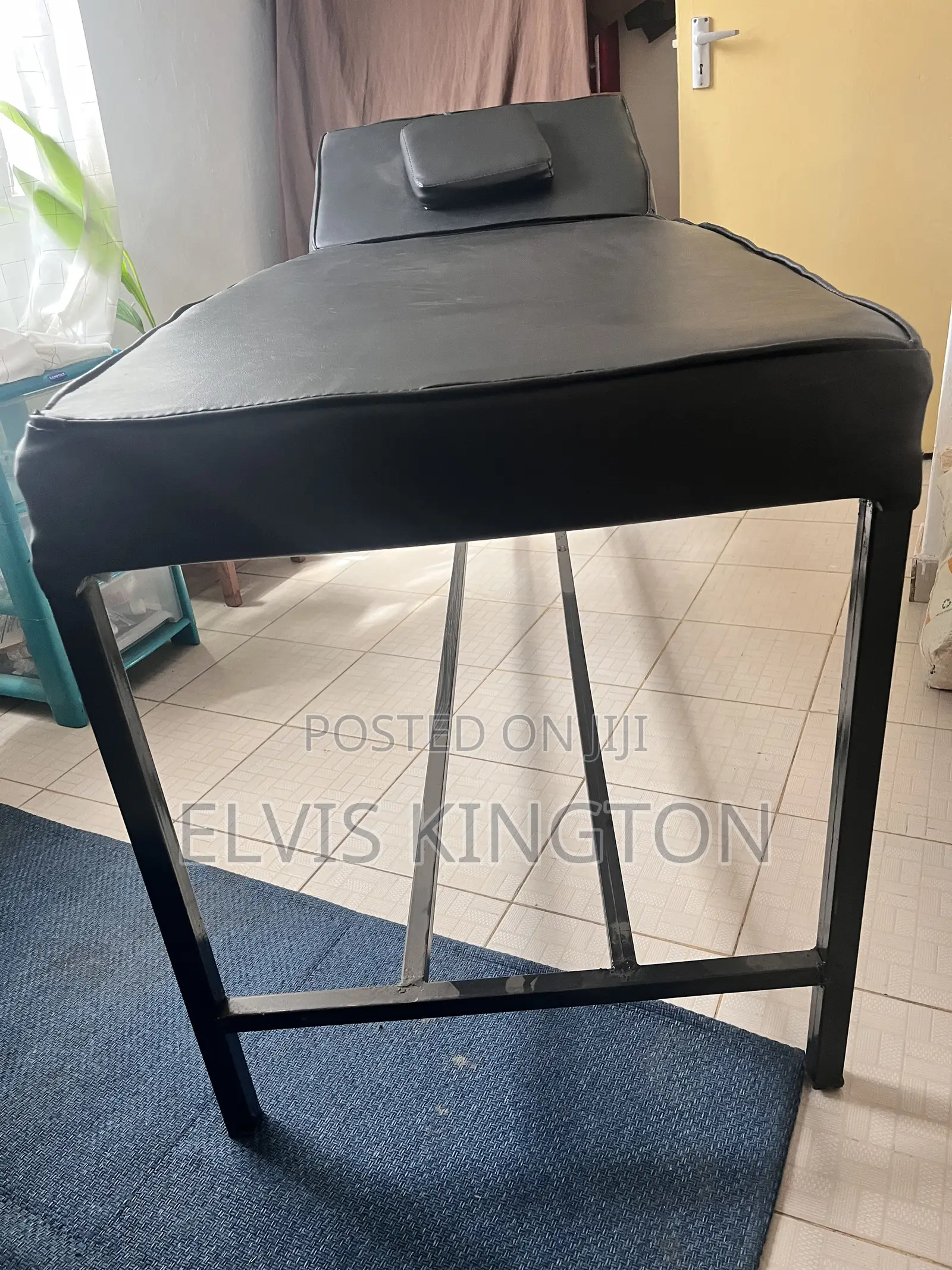 Adjustable Massage/Tattoo Bed