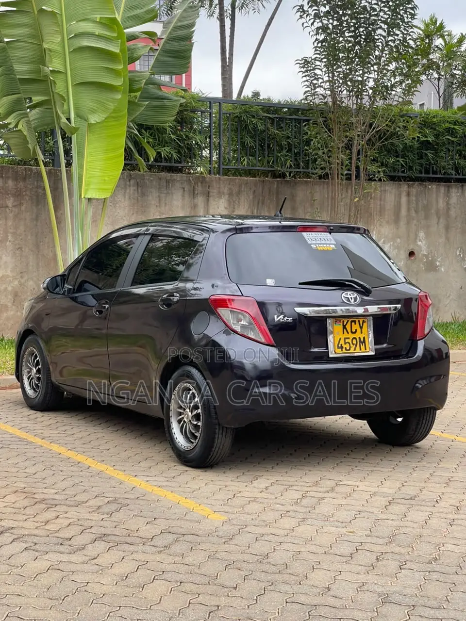 Toyota Vitz 2013 Black