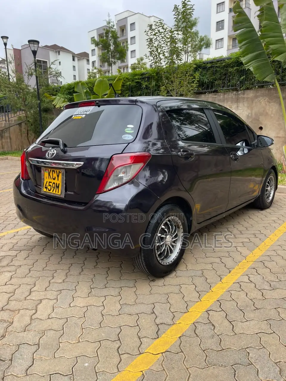 Toyota Vitz 2013 Black