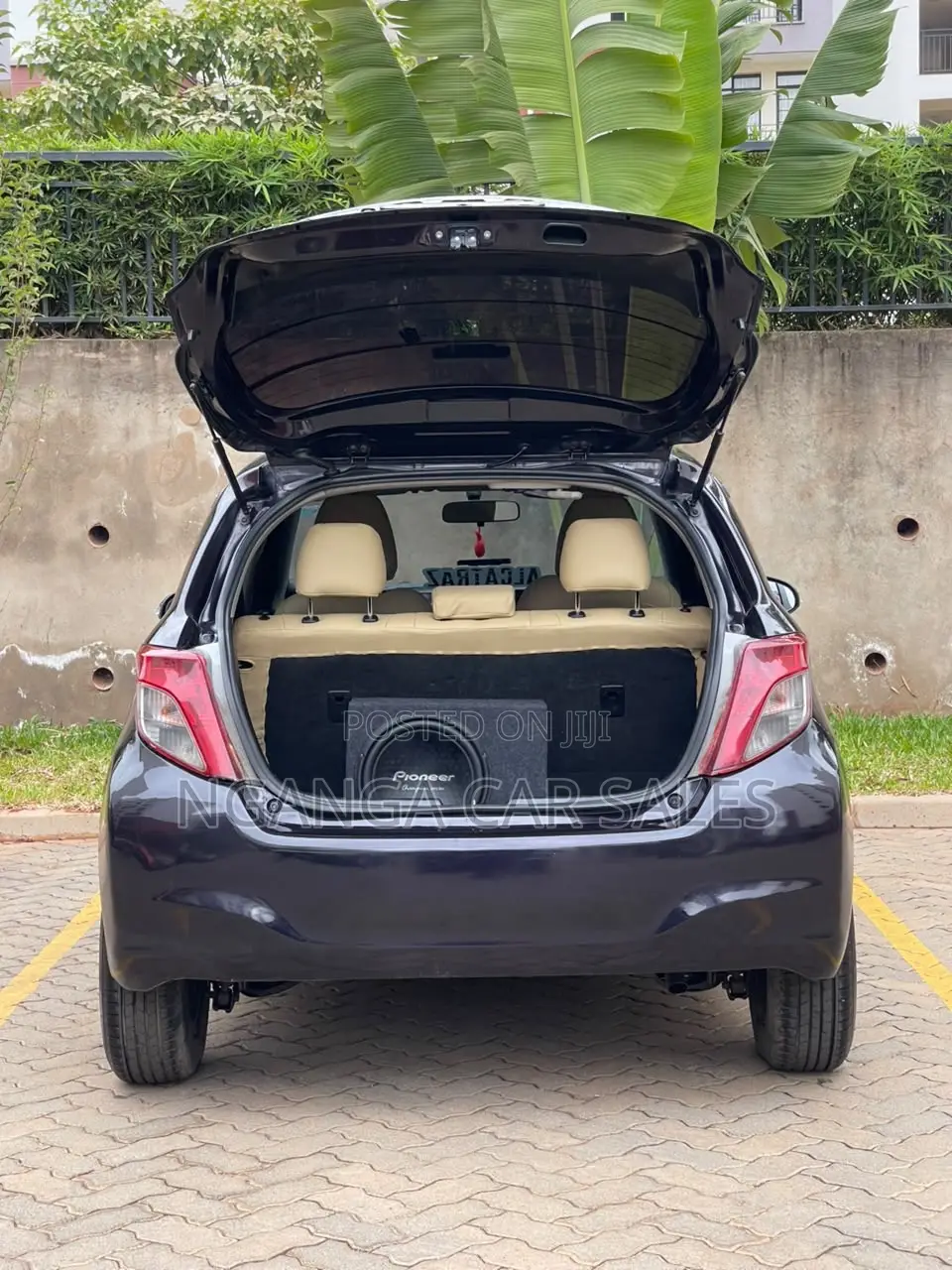 Toyota Vitz 2013 Black