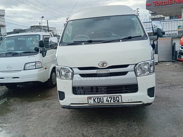Toyota HiAce 2018 White
