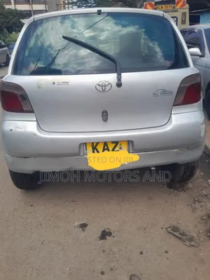 Toyota Vitz 2001 Silver