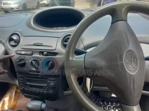 Toyota Vitz 2001 Silver