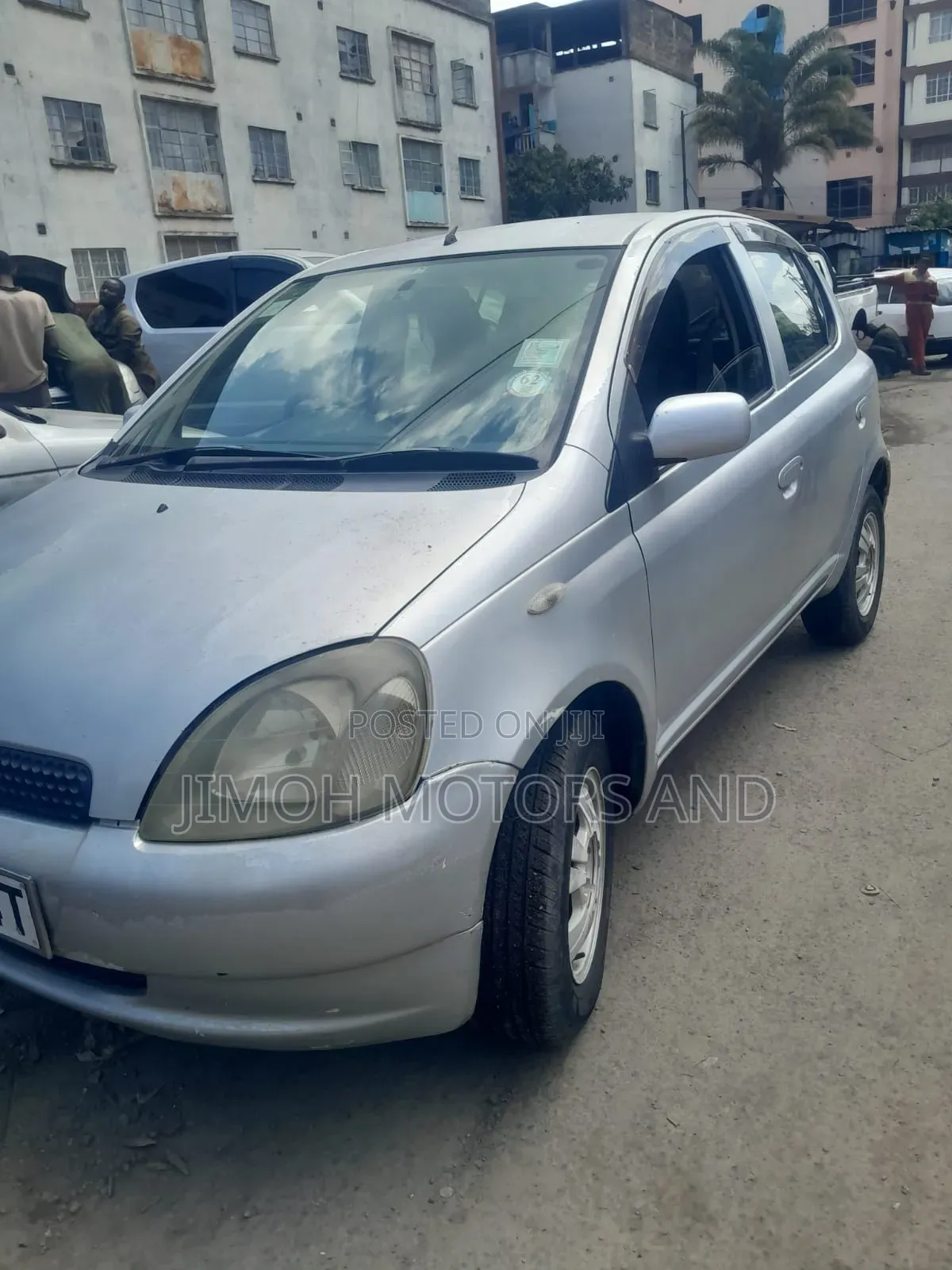 Toyota Vitz 2001 Silver