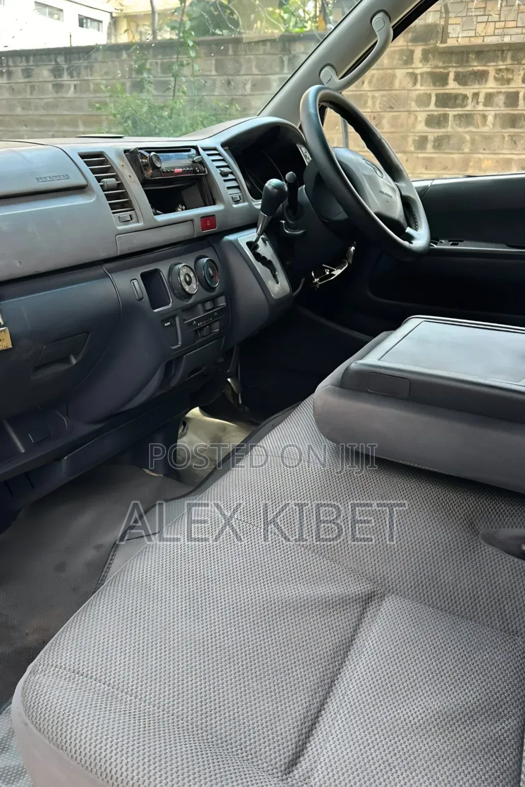 Toyota HiAce 2015 White