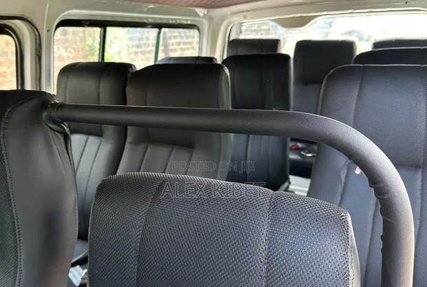 Toyota HiAce 2015 White - thumbnail 9
