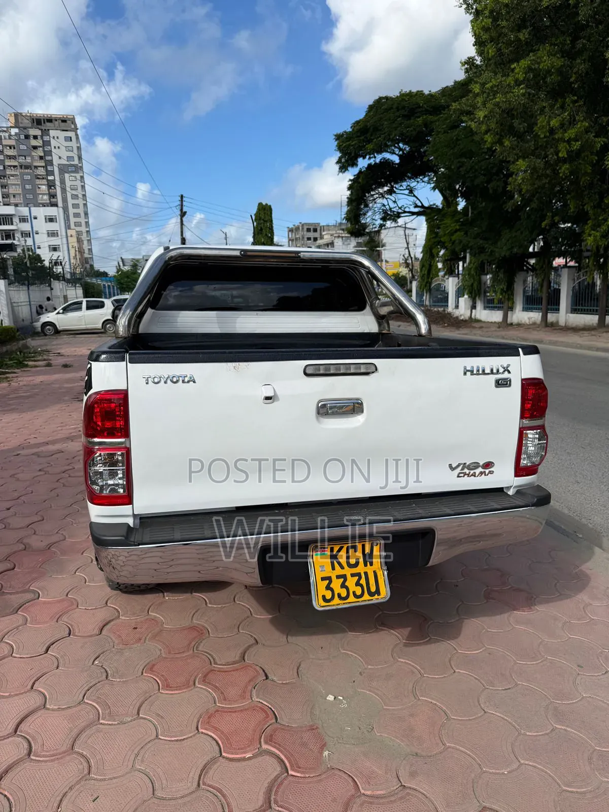 Toyota Hilux 2014 White