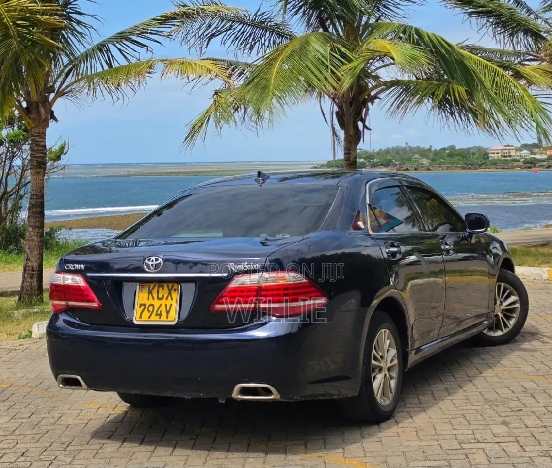 Toyota Crown 2012 Blue