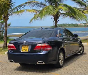Toyota Crown 2012 Blue