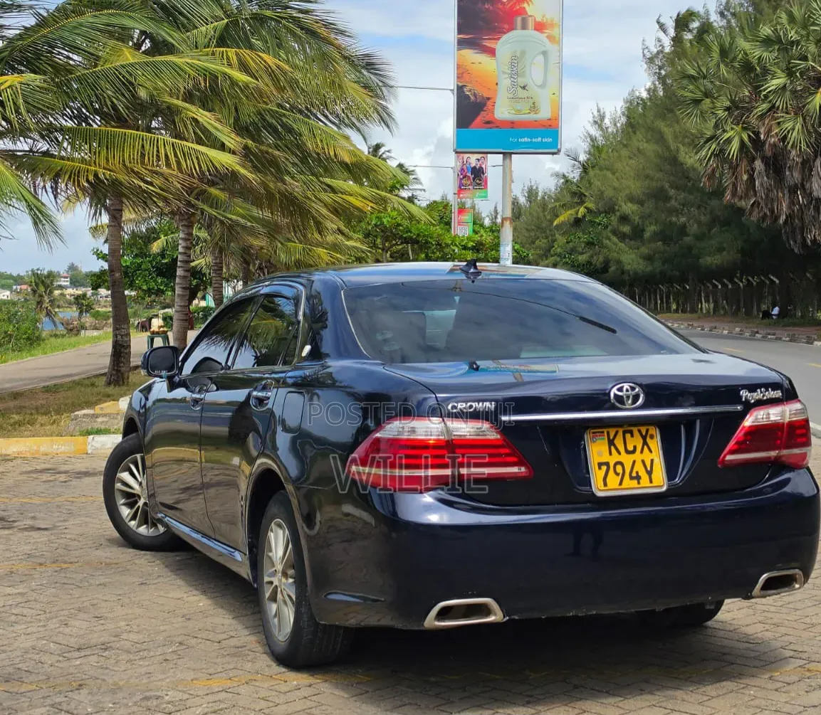 Toyota Crown 2012 Blue