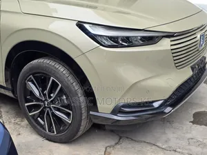 Honda Vezel 2021 Beige