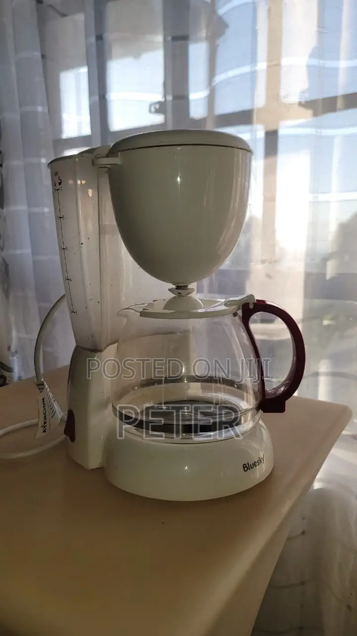 Lightly Used Electric Coffee Maker (1.25l / 15 Cups) – KSH 2,400
