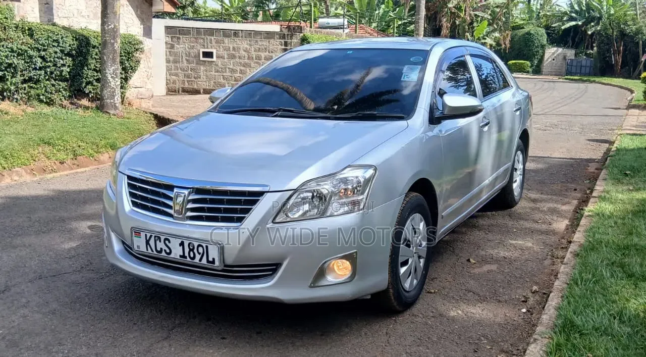 Toyota Premio 2013 Silver
