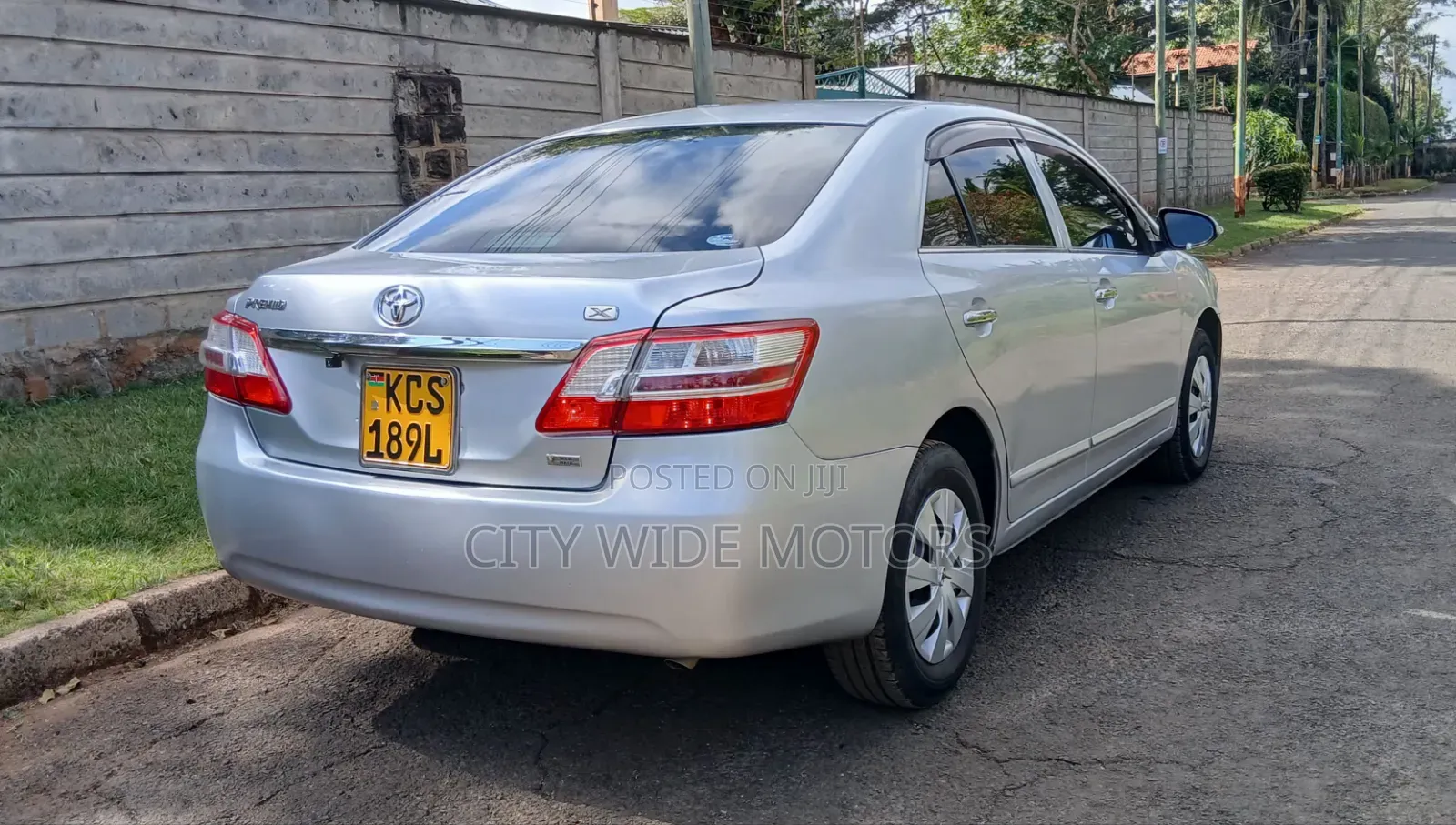 Toyota Premio 2013 Silver