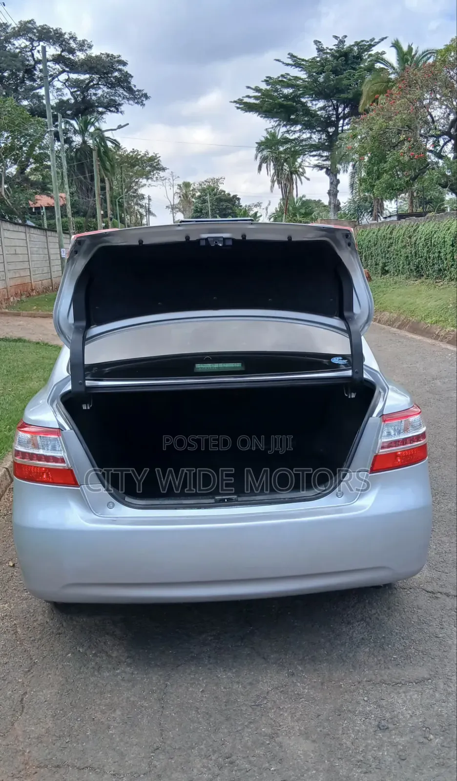 Toyota Premio 2013 Silver