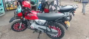 Bajaj Boxer X125 2025 Red