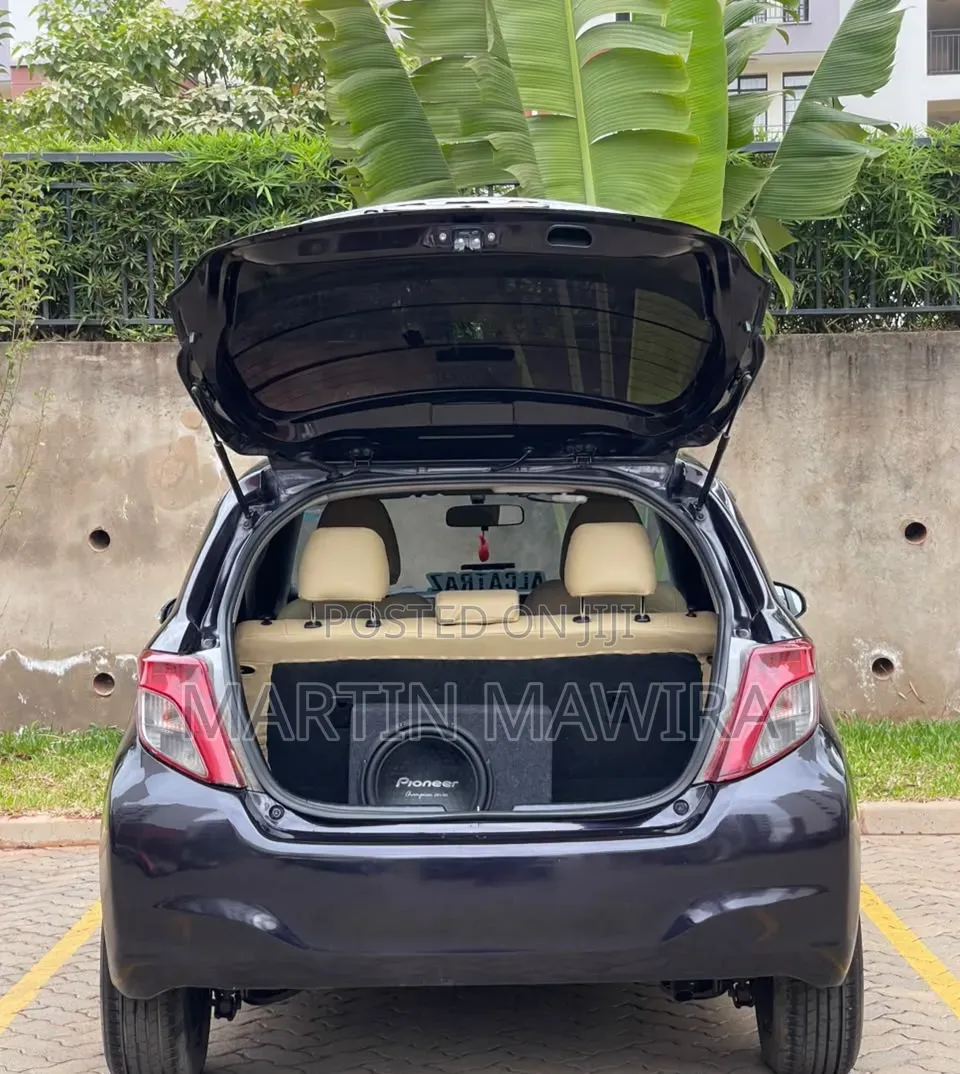 Toyota Vitz 2013 Gray