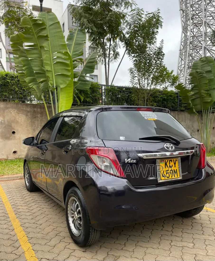 Toyota Vitz 2013 Gray