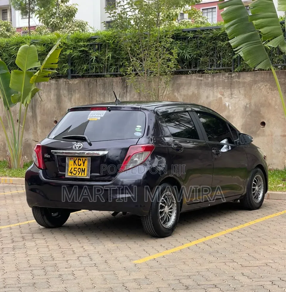 Toyota Vitz 2013 Gray