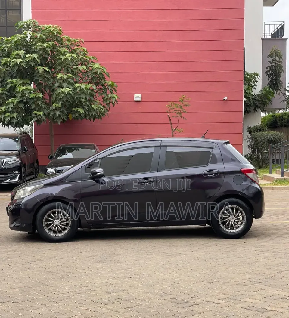 Toyota Vitz 2013 Gray
