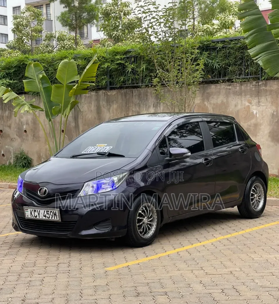 Toyota Vitz 2013 Gray