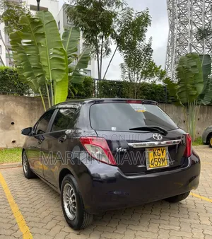 Toyota Vitz 2013 Gray