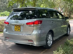 Toyota Wish 2010 Silver