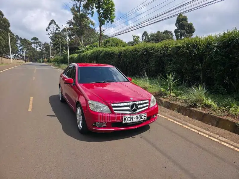 Mercedes-Benz C200 2010 Red
