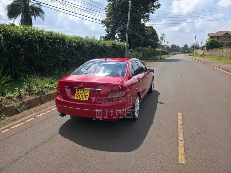 Mercedes-Benz C200 2010 Red