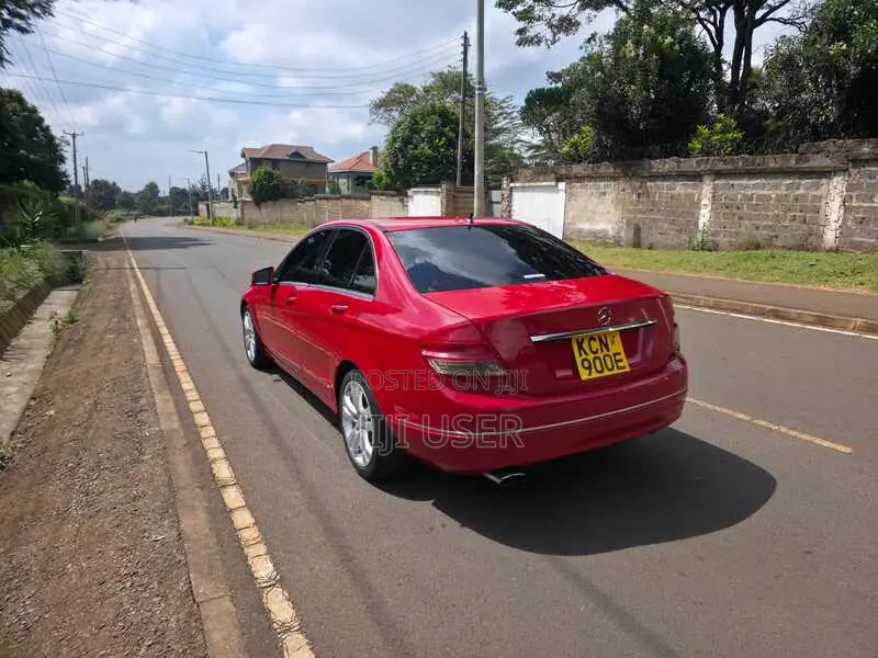 Mercedes-Benz C200 2010 Red