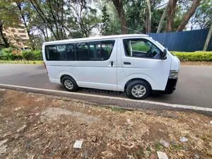Toyota HiAce 2015 White