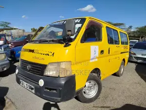 Nissan Caravan (Urvan) 2003 Yellow