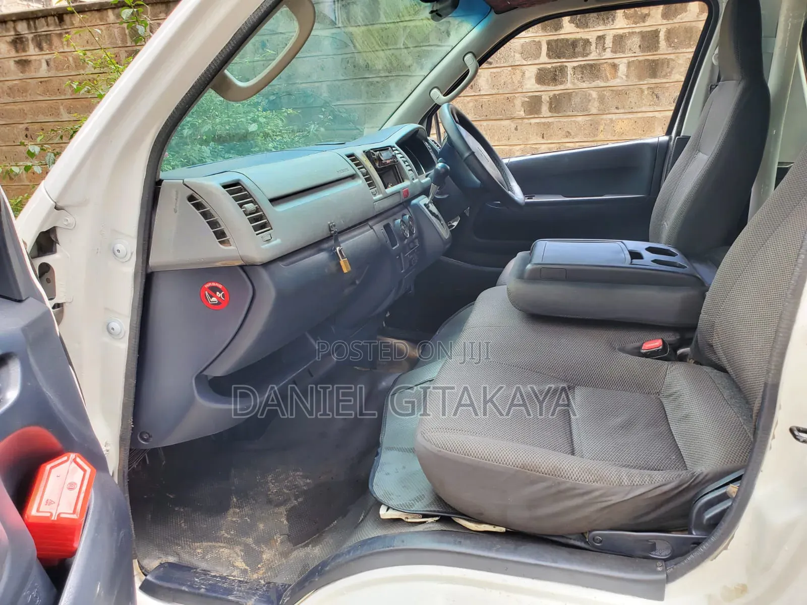 Toyota HiAce 2015 White
