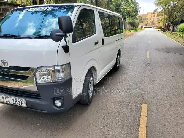 Toyota HiAce 2015 White - thumbnail 9