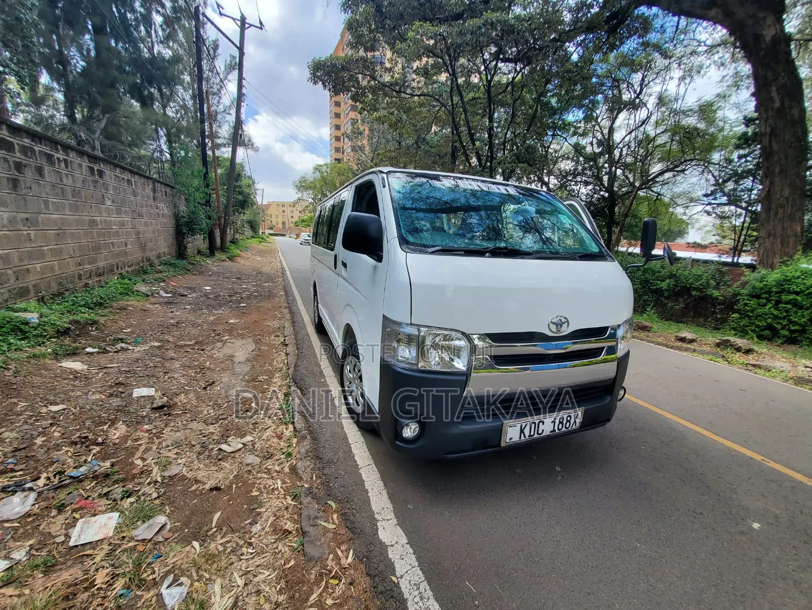 Toyota HiAce 2015 White